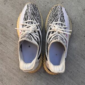 Yeezy Zebra 9.5 US